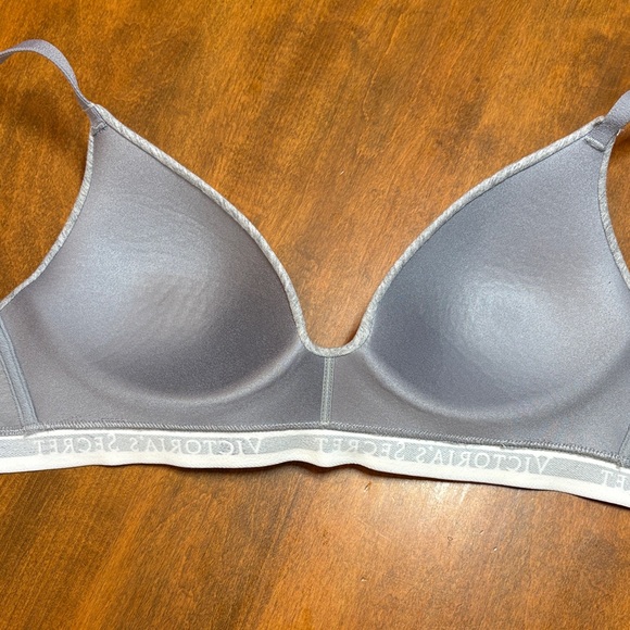 Victoria's Secret Light Gray Wireless Bra - Picture 5 of 8
